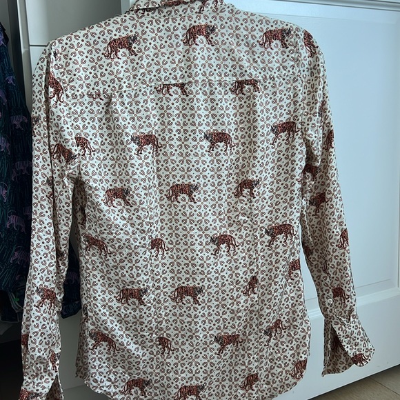 J Crew 100% Silk Tiger Button Down Blouse - Picture 6 of 6